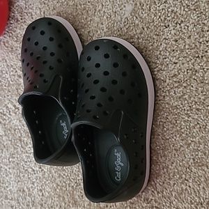 Black cat&jack breathable slip on toddler shoes size 5